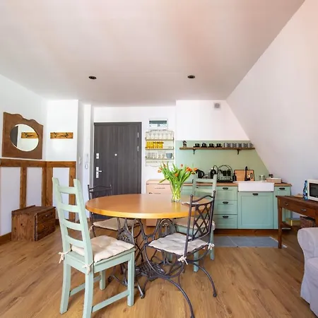 Apartment Kamienica Stare Miasto- Sw . Ducha.